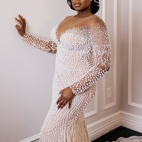 Custom made beaded/crystal wedding dress - Picture 3 of 3